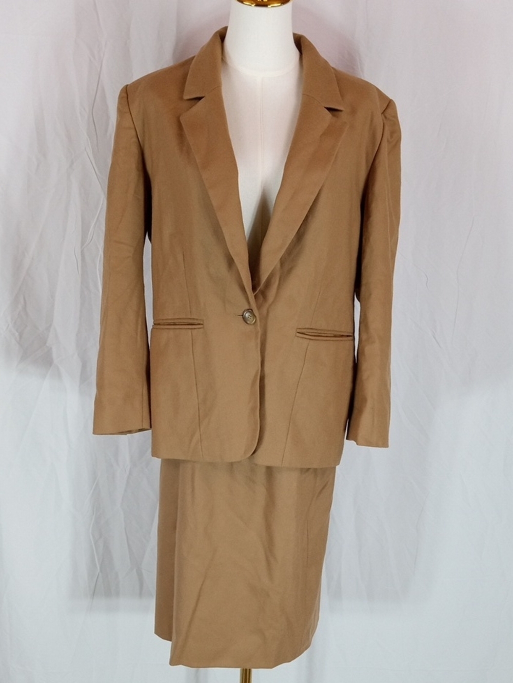 Pendleton Camel Single-Button Tailored Blazer 100% Wool Size 8P USA *Tiny Flaw